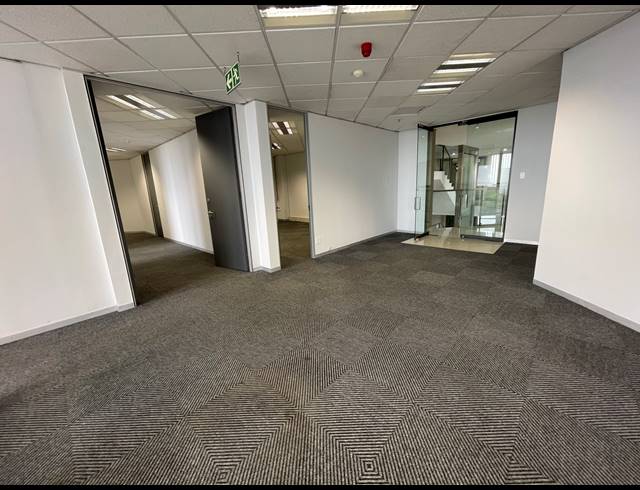 326M² OFFICE TO LET IN PARKTOWN